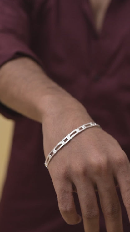 Designer Casted Link Bracelet